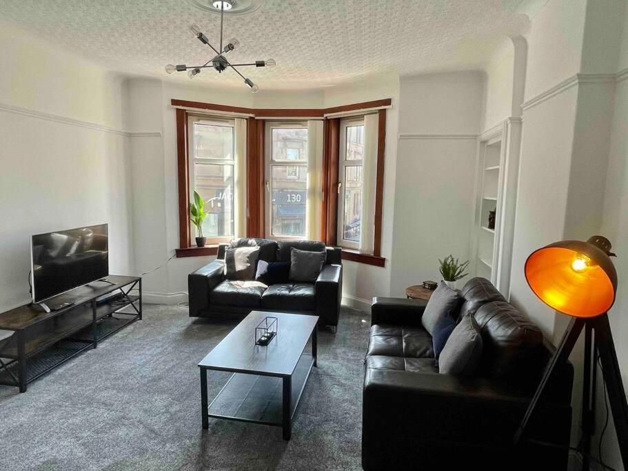 Large 2 Bed Near Glasgow Airport 페이즐리 외부 사진
