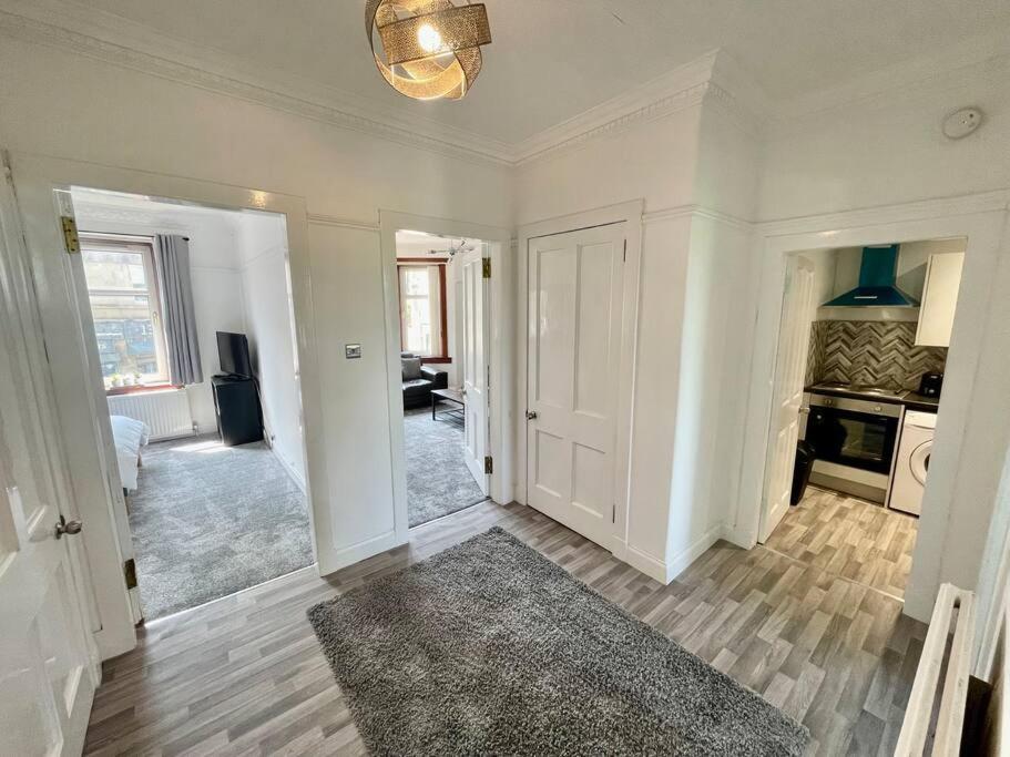Large 2 Bed Near Glasgow Airport 페이즐리 외부 사진