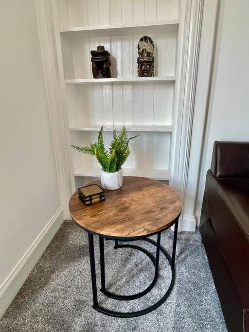 Large 2 Bed Near Glasgow Airport 페이즐리 외부 사진